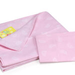 ملحفه نیم ست نوزادی دو تکه بروجرد طرح لئو رنگ صورتی